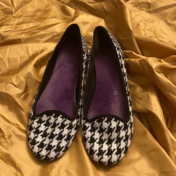 Houndstooth flats - Picture 2 of 2